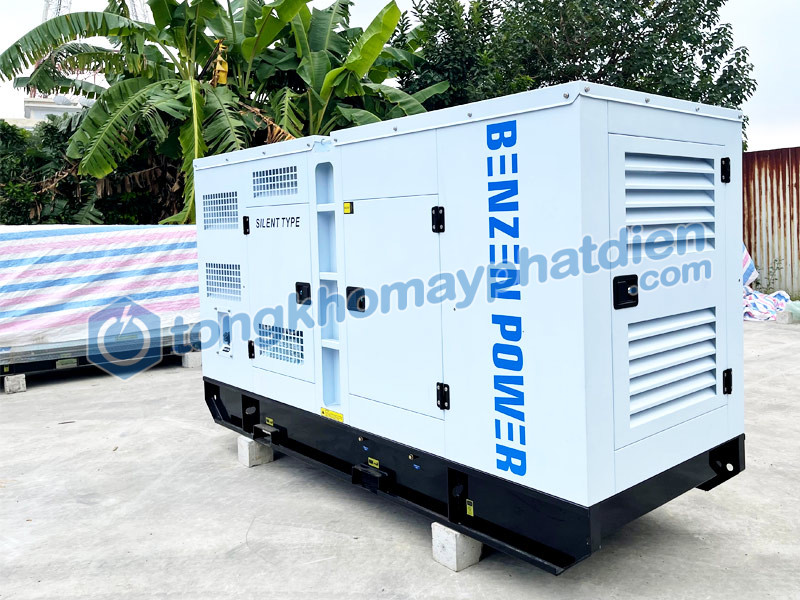 Máy phát điện Benzen Power 300kVA (240kW) 3 pha chạy dầu diesel