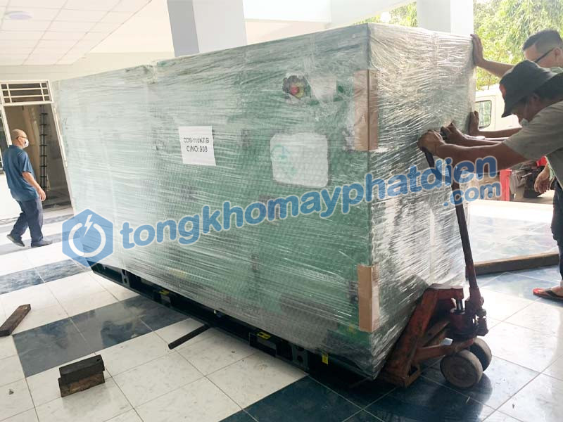 Vận chuyển máy phát điện Cummins 100kVA tới cơ sở y tế tại Biên Hòa, Đồng Nai